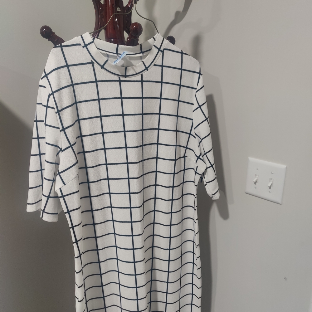 Asymmetrical Grid Pattern Dress - Black and White